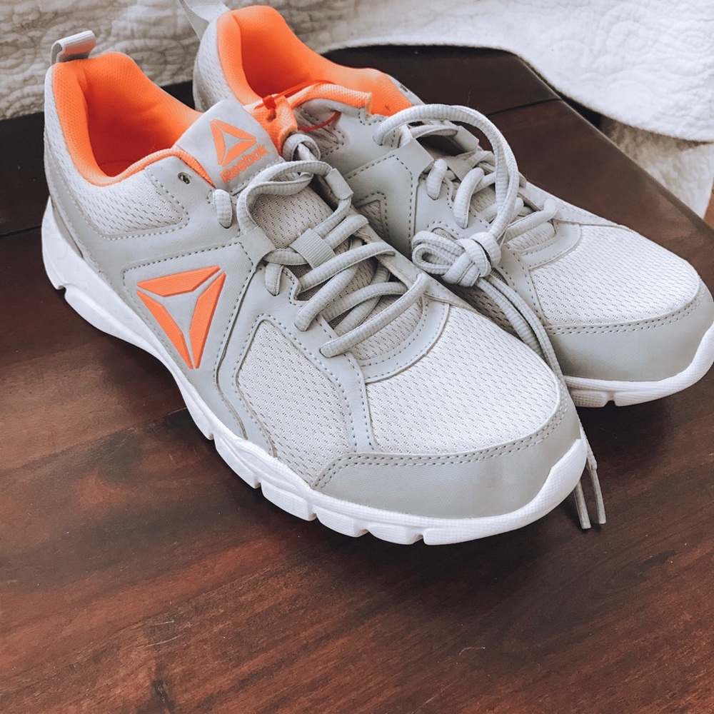 Reebok | Training Shoe Women’s 8 Grey Coral NWT